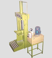 CROSS-CUT TYPE WITH CROSS BLADE TO CUT THE BALE IN FOUR EQUAL SIZES FOR KNEADERS / INTERNAL MIXER FEED.&nbsp; 