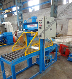 CROSS-CUT TYPE WITH CROSS BLADE TO CUT THE BALE IN FOUR EQUAL SIZES FOR KNEADERS / INTERNAL MIXER FEED.&nbsp; 